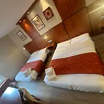 Hotel Victoria *