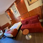 Hotel Victoria *