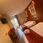 Victoria Hotel