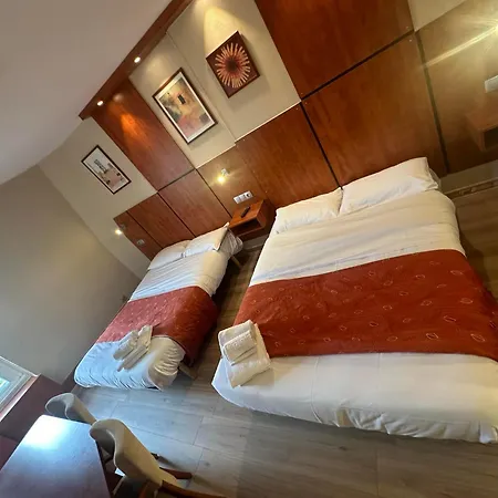 Hotel Victoria *