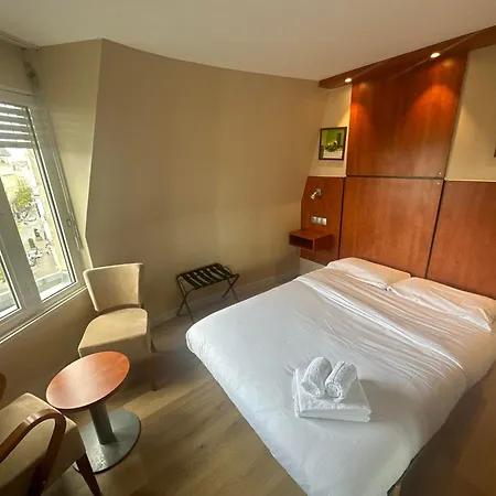 Hotel Victoria *